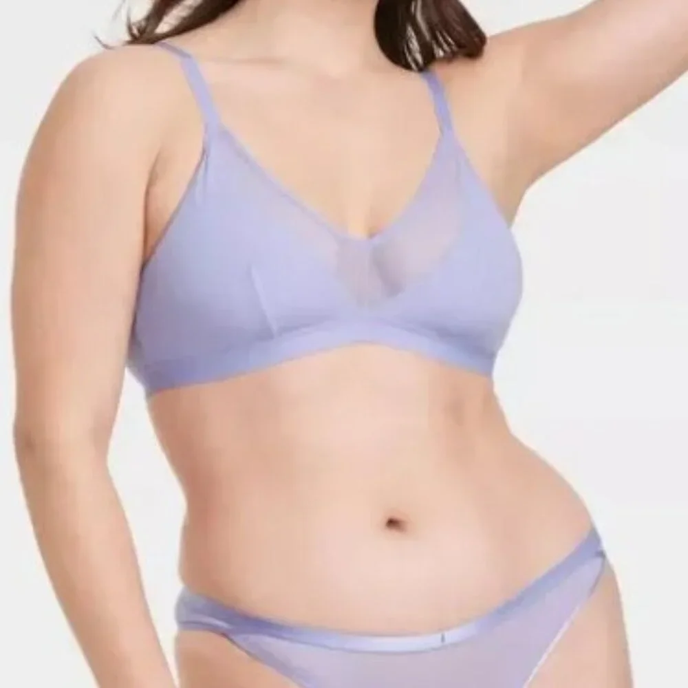 Auden | Mesh Pullover Bralette in Lilac Size M - Picture 3 of 5